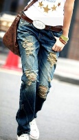 Рваные джинсы снова в моде